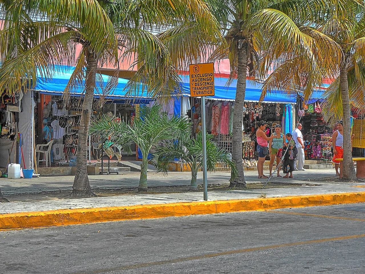 Cancun Downtown (El Centro): What to See and How to Get There