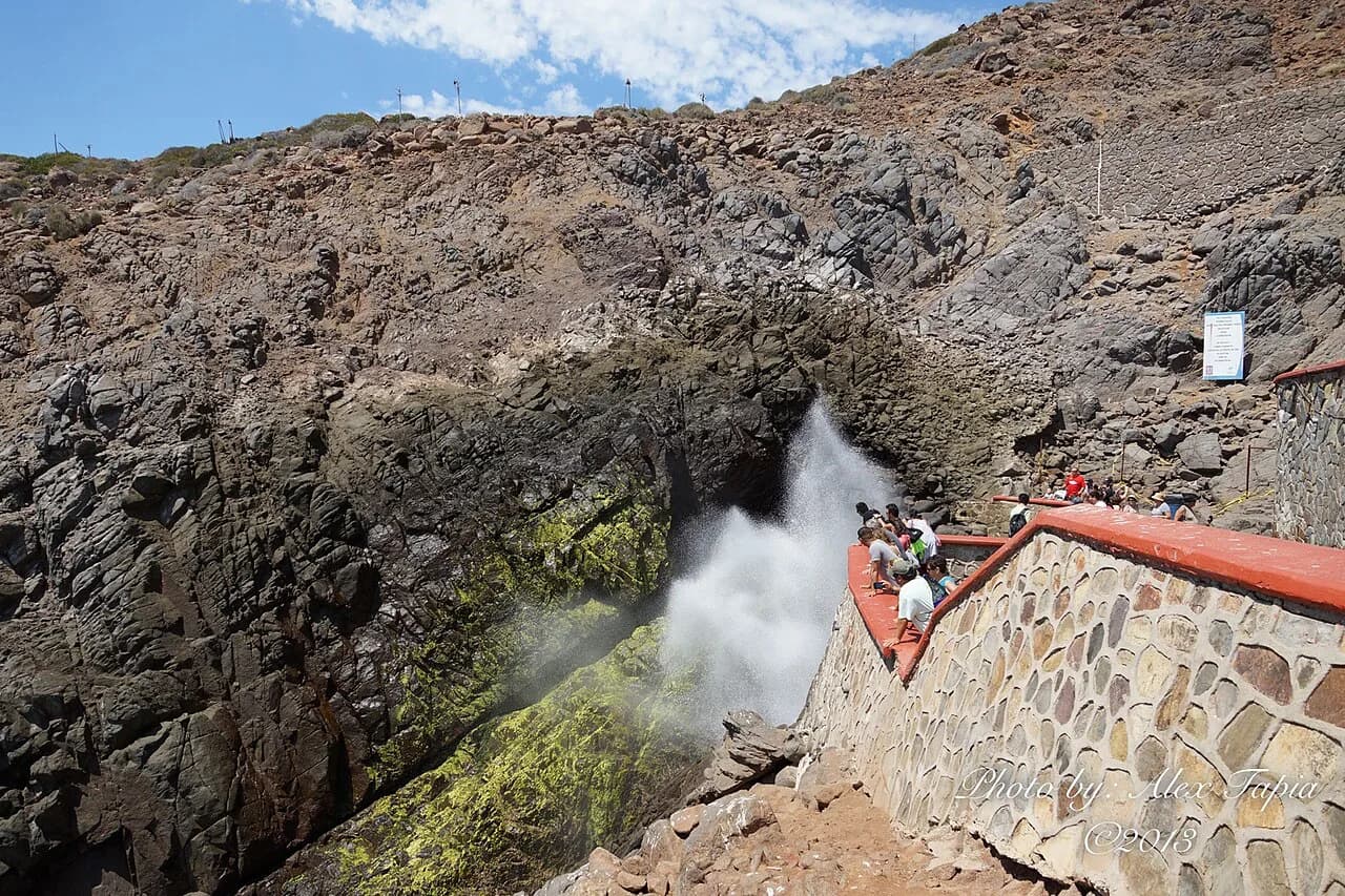 Ensenada attractions: plan your blowhole, beaches and downtown stops