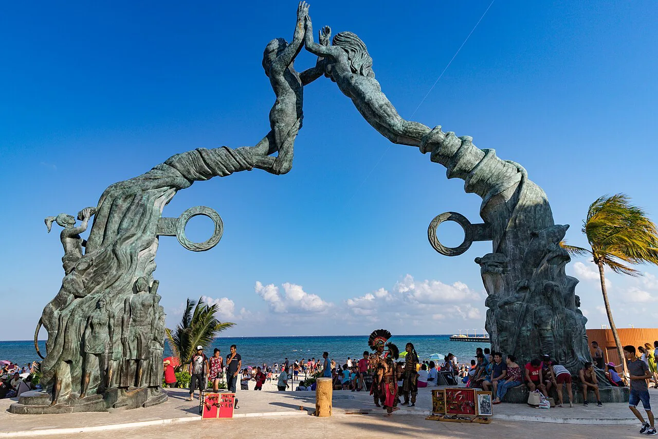 The 16-metre sculpture arching over Parque Fundadores by the beach, Playa del Carmen.