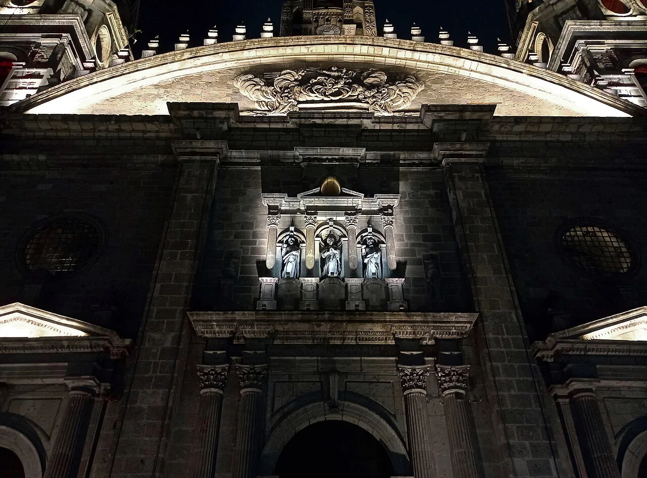 Detail of the Guadalajara Cathedral facade at night.