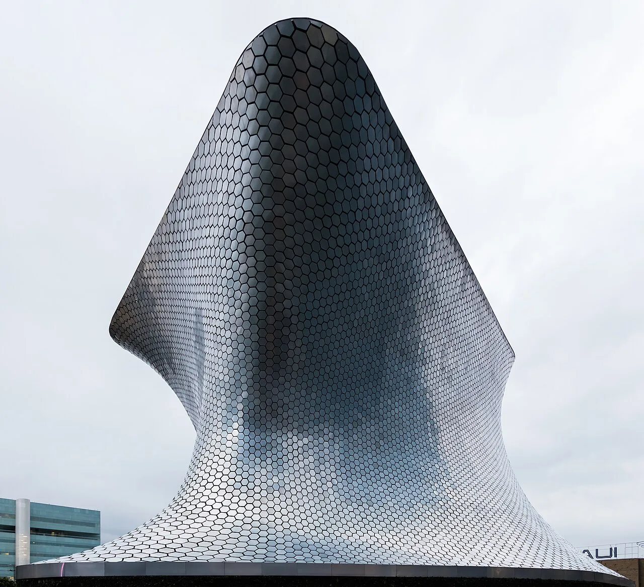 The curved, tiled facade of Museo Soumaya in Mexico City.