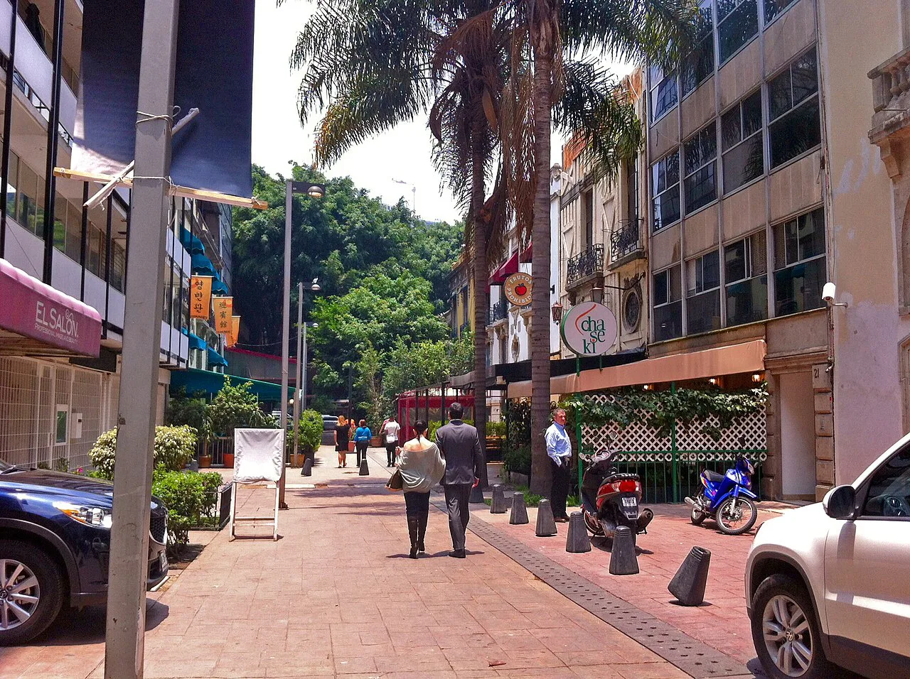 Semi-pedestrian Calle Copenhague in the Zona Rosa, Mexico City.